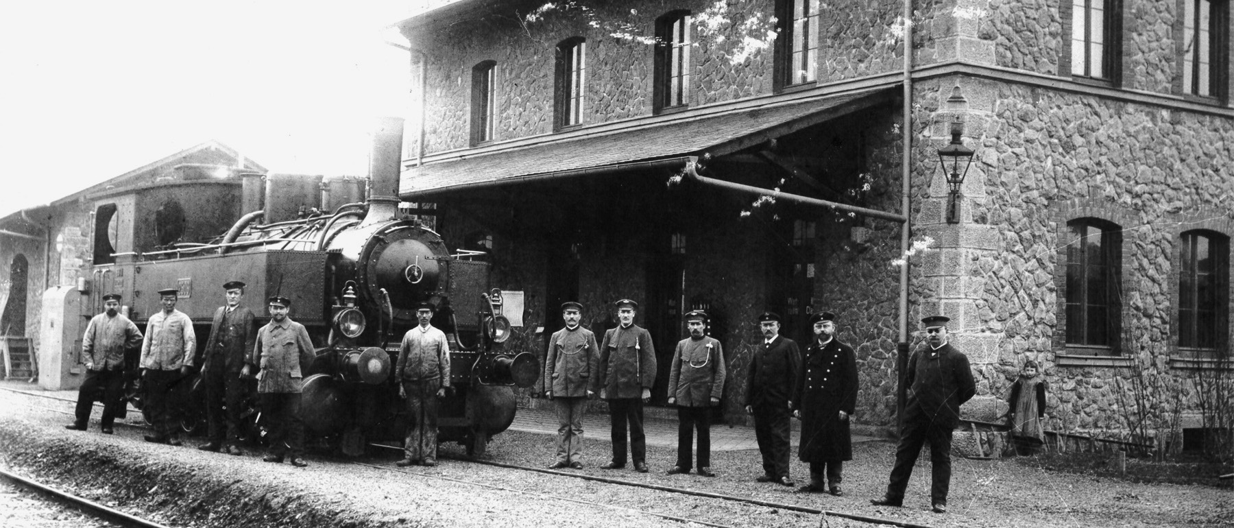 Von Holzklasse bis Donnerbüchse – Rund um die Eise