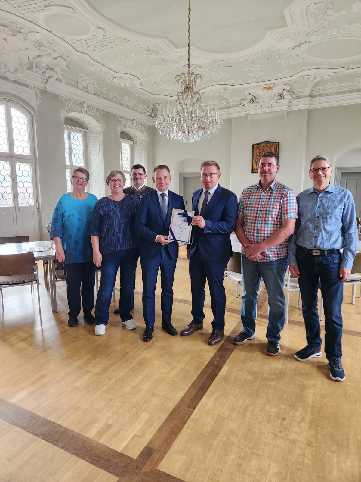 Bild_Urkunde_Gruppe